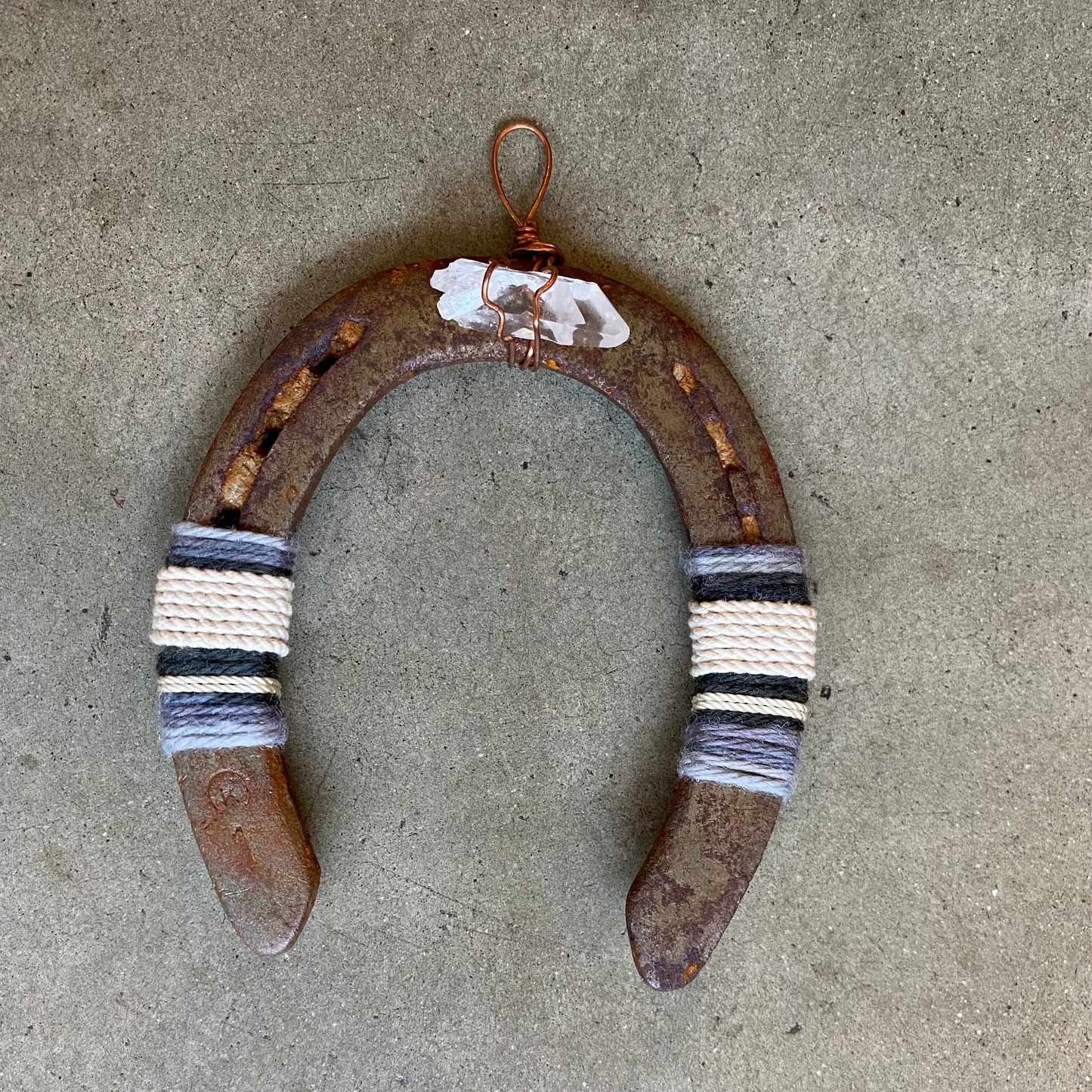 Horseshoe w/ Crystal