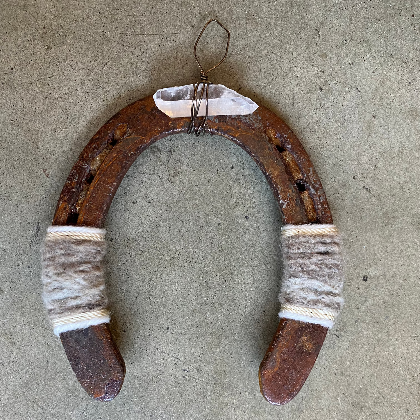 Horseshoe w/ Crystal