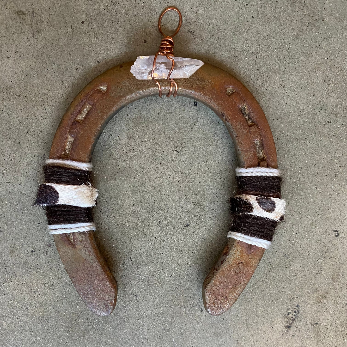 Horseshoe w/ Crystal