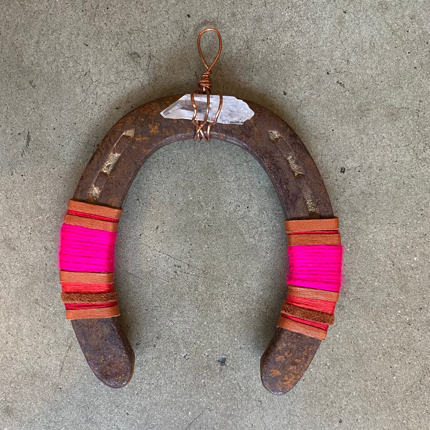 Horseshoe w/ Crystal